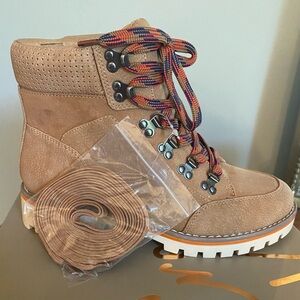 Crown Vintage Boots 8 1/2 NWT